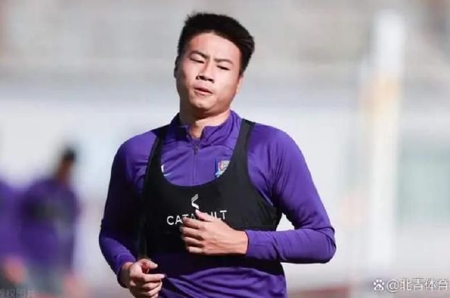 孙宏伟表情很是郁闷的说道：这眼看小曼就要过门了，你怎么还非要跟她过不去呢？孙宏伟的妈妈不屑的说：我告诉你，她要是敢过了门，我这辈子都跟她过不去，她的苦日子早着呢。